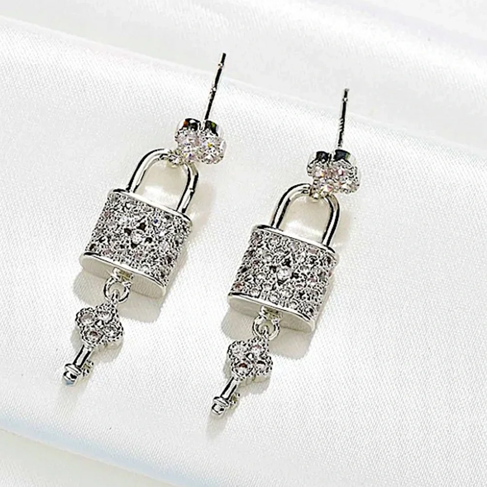 STERLING SILVER BLOSSOM LOCK KEY EARRINGS - Picture 9 of 11